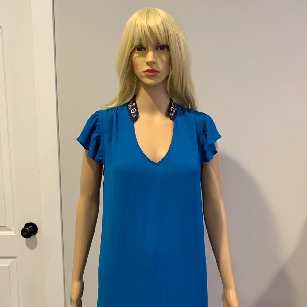 Anthropologie blue ruffle slve tank w floral neck